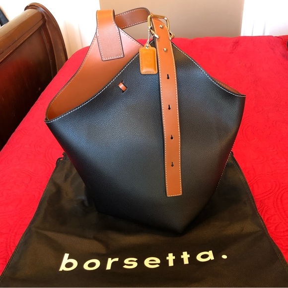 BORSETTA - Cholet Napa leather bucket bag. NW/OT! Internal phone slot. BEAUTIFUL - Picture 2 of 16